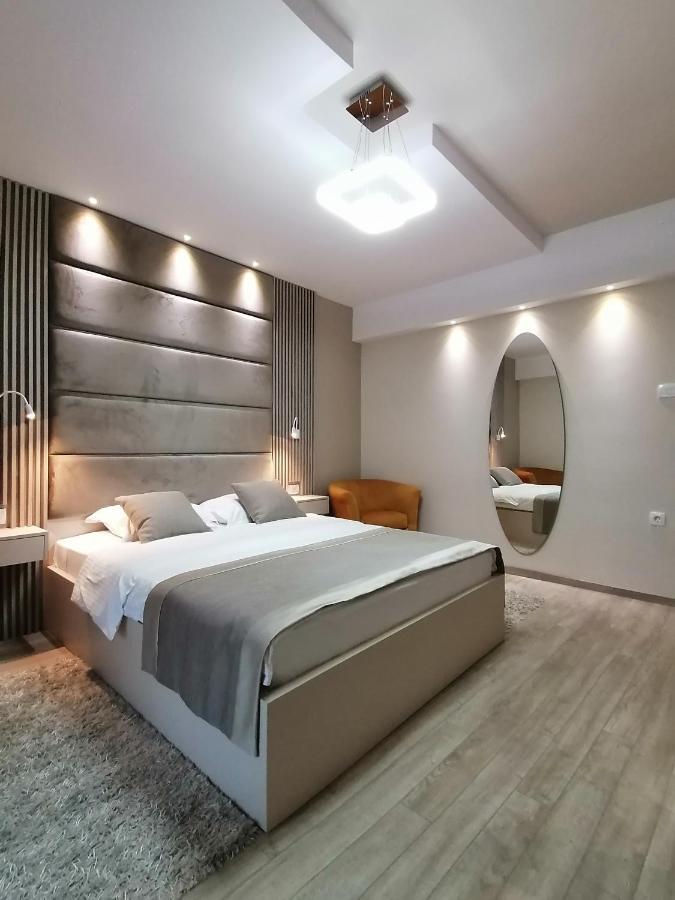Hotel Holiday Podgorica Zewnętrze zdjęcie