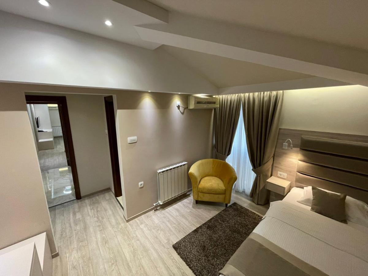 Hotel Holiday Podgorica Zewnętrze zdjęcie