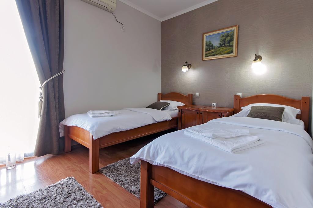 Hotel Holiday Podgorica Zewnętrze zdjęcie